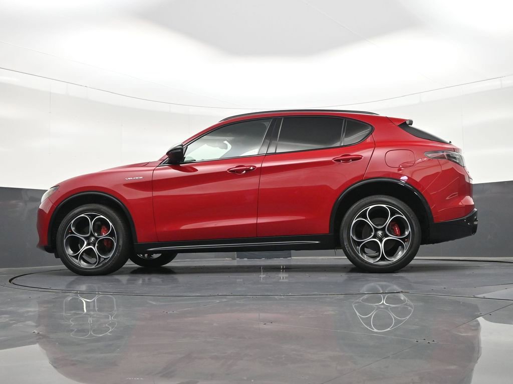 Used 2024 Alfa Romeo Stelvio Veloce AWD/4WD image 27