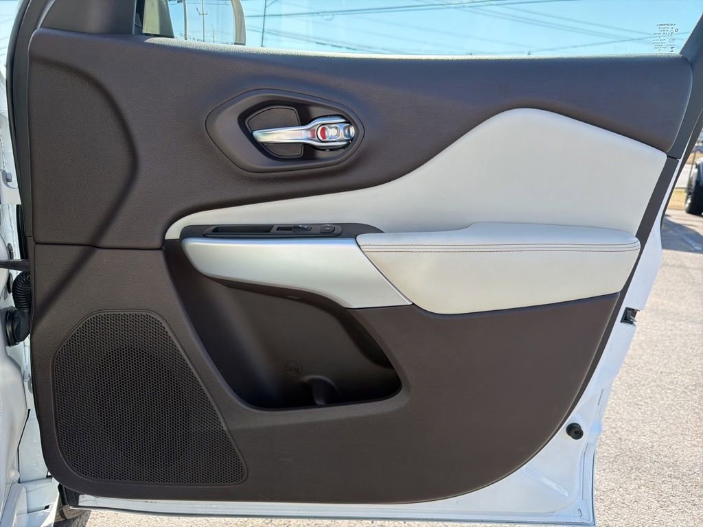 Used 2018 Jeep Cherokee Overland w/ Technology Group image 26