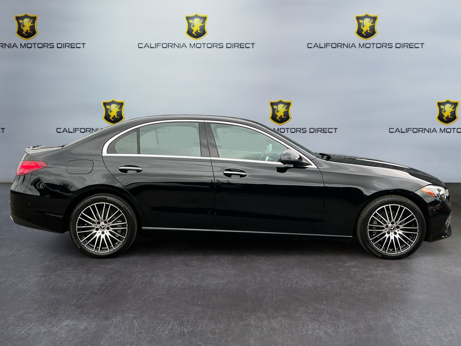 Used 2025 Mercedes-Benz C 300 Sedan image 4