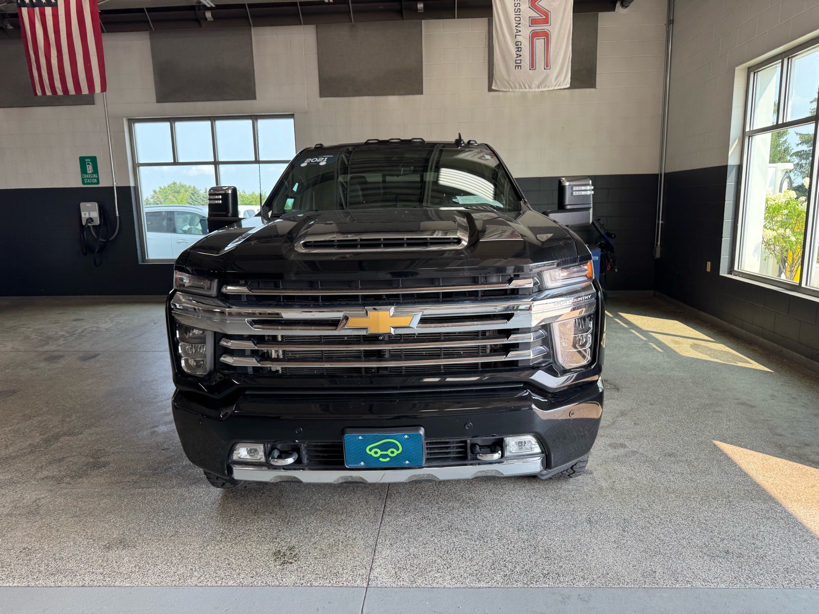 Certified 2021 Chevrolet Silverado 2500 High Country w/ Z71 Off-Road Package AWD/4WD image 2