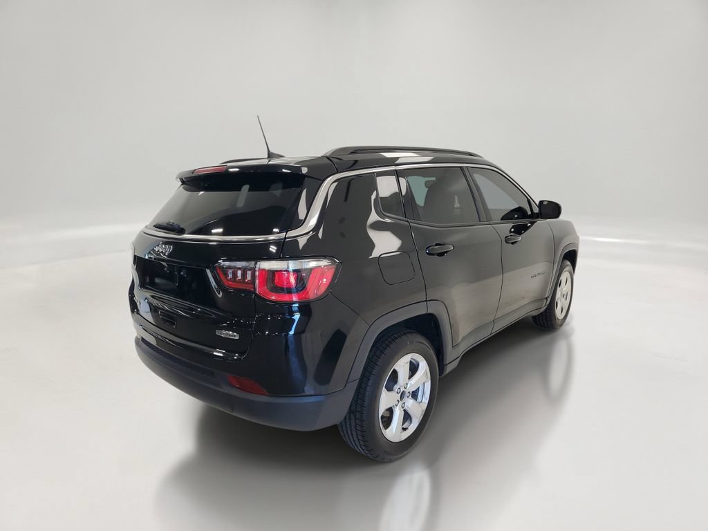 Used 2017 Jeep Compass Latitude w/ Popular Equipment Group AWD/4WD image 6