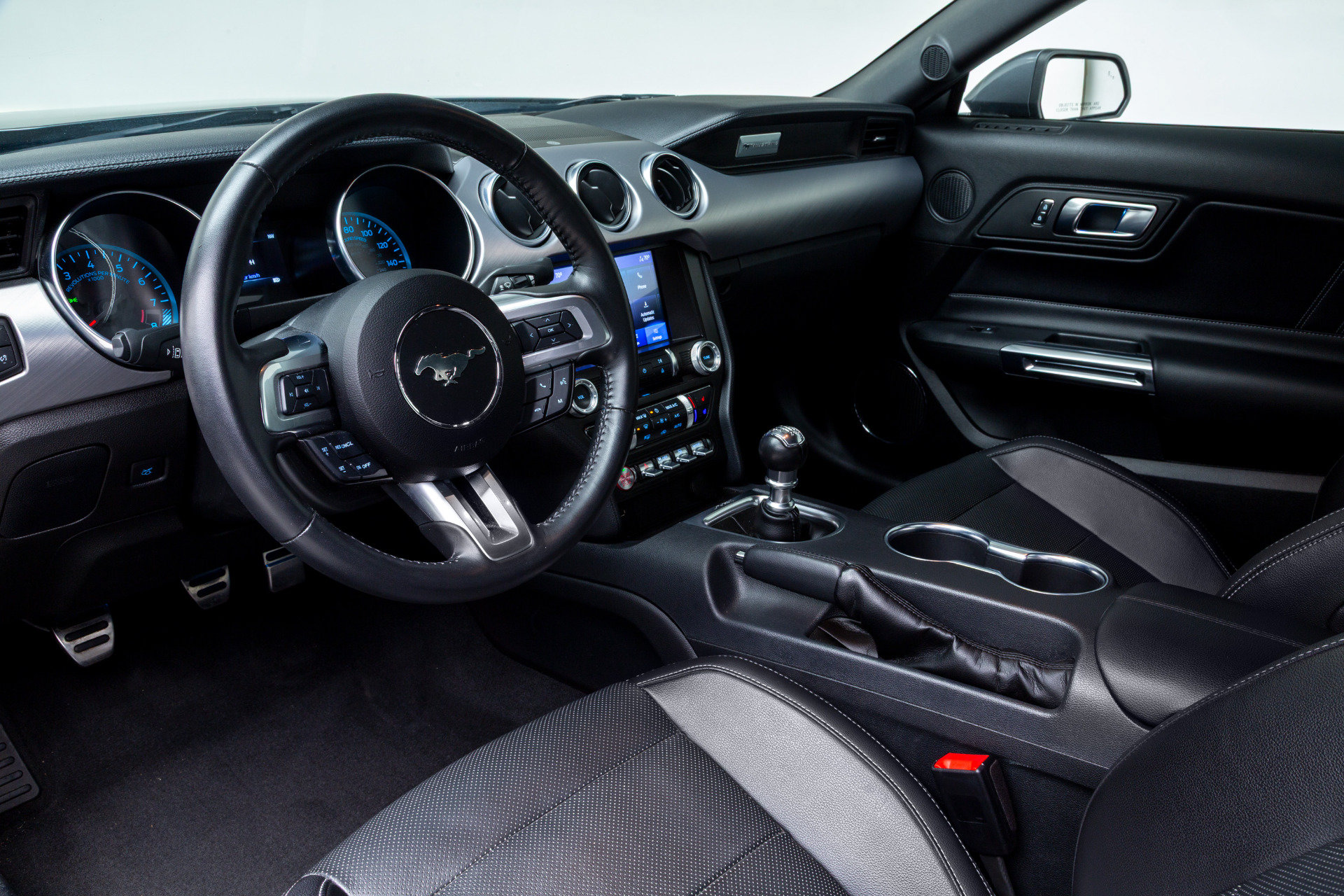 Used 2022 Ford Mustang GT Premium RWD image 4