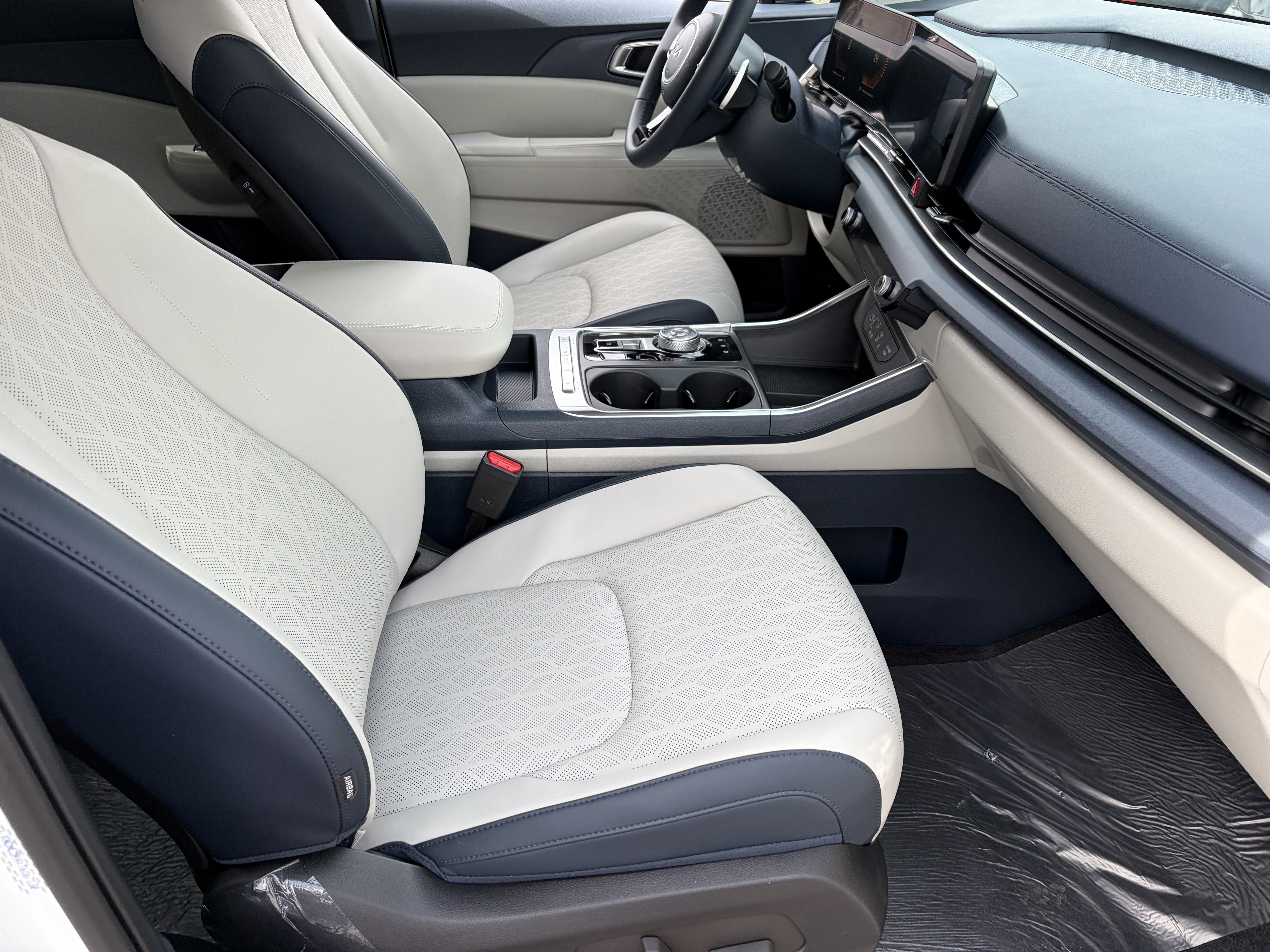 New 2026 Kia Carnival EX FWD image 9