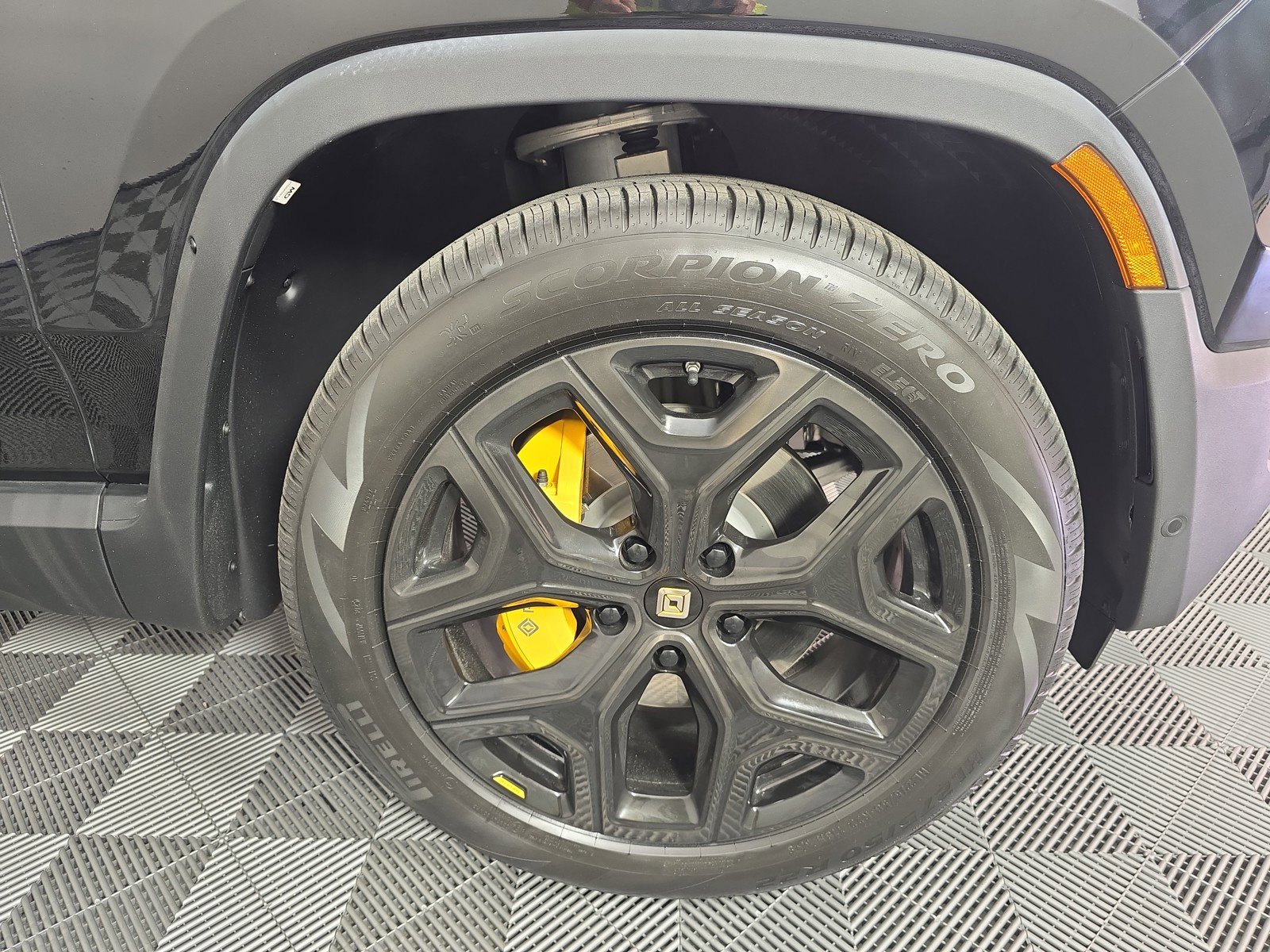 Used 2022 Rivian R1T Adventure image 12