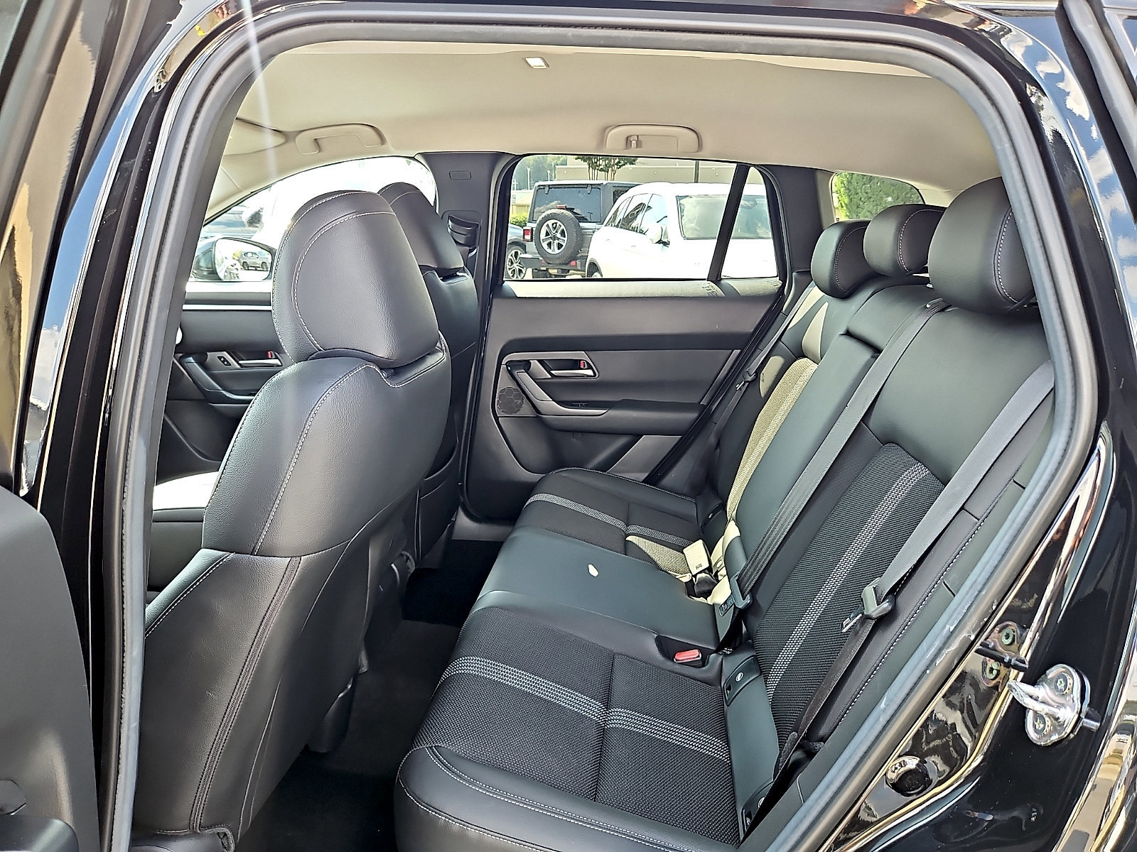 Used 2025 MAZDA CX-50 AWD 2.5 S w/ Preferred Package image 10
