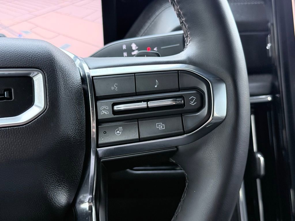 Used 2025 GMC Yukon Denali w/ Denali Reserve Package image 21