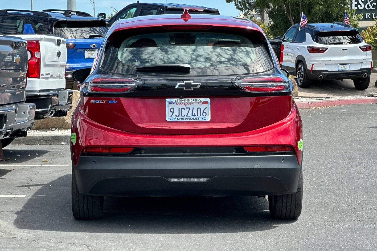 Used 2023 Chevrolet Bolt LT w/ Infotainment Package FWD image 6