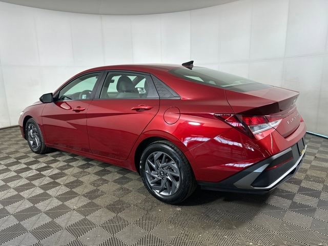 Certified 2024 Hyundai Elantra SEL image 5