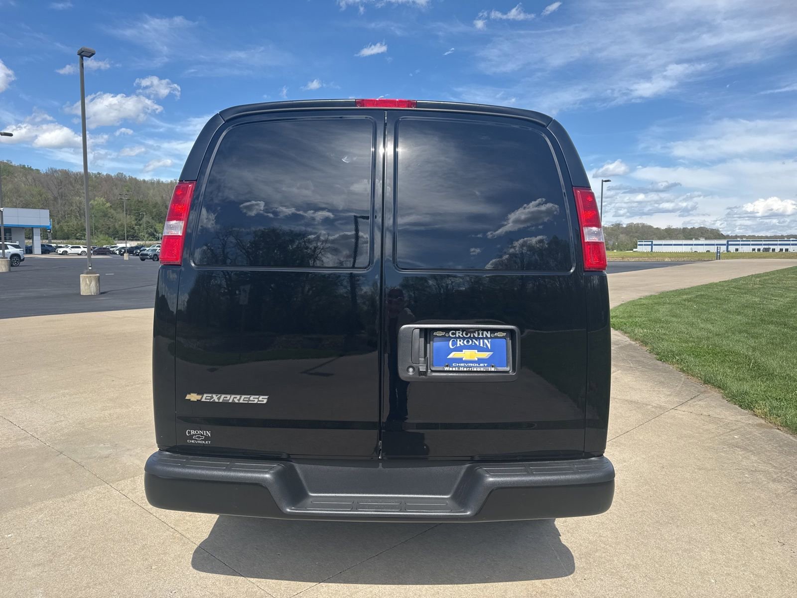 New 2026 Chevrolet Express 2500 w/ Driver Convenience Package RWD image 5