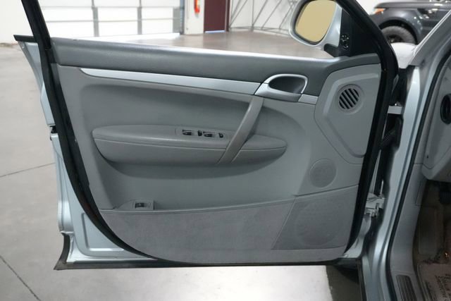 Used 2004 Porsche Cayenne S image 14