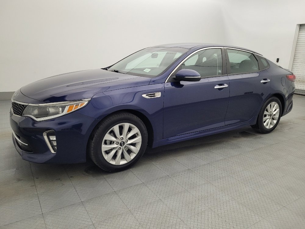 Used 2018 Kia Optima S image 2
