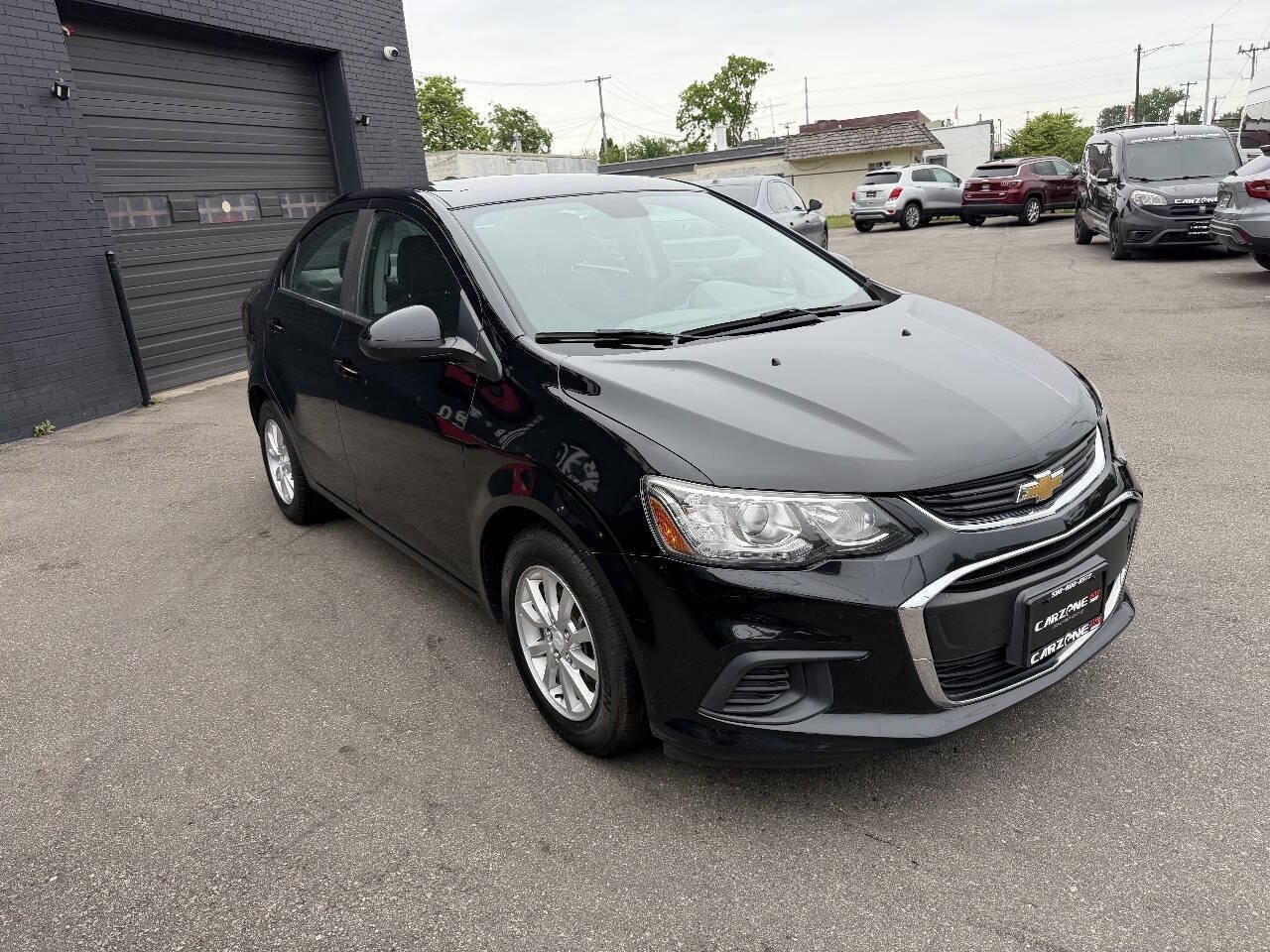 Used 2017 Chevrolet Sonic LT FWD image 3