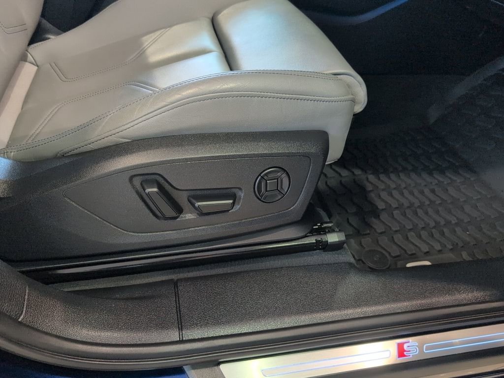 Used 2024 Audi Q3 2.0T Premium Plus w/ Premium Plus Package image 51