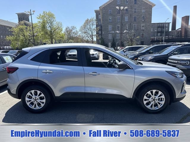 Used 2024 Ford Escape Active AWD/4WD image 3