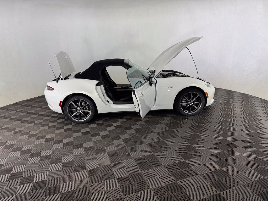 Used 2017 MAZDA MX-5 Miata Grand Touring RWD image 10