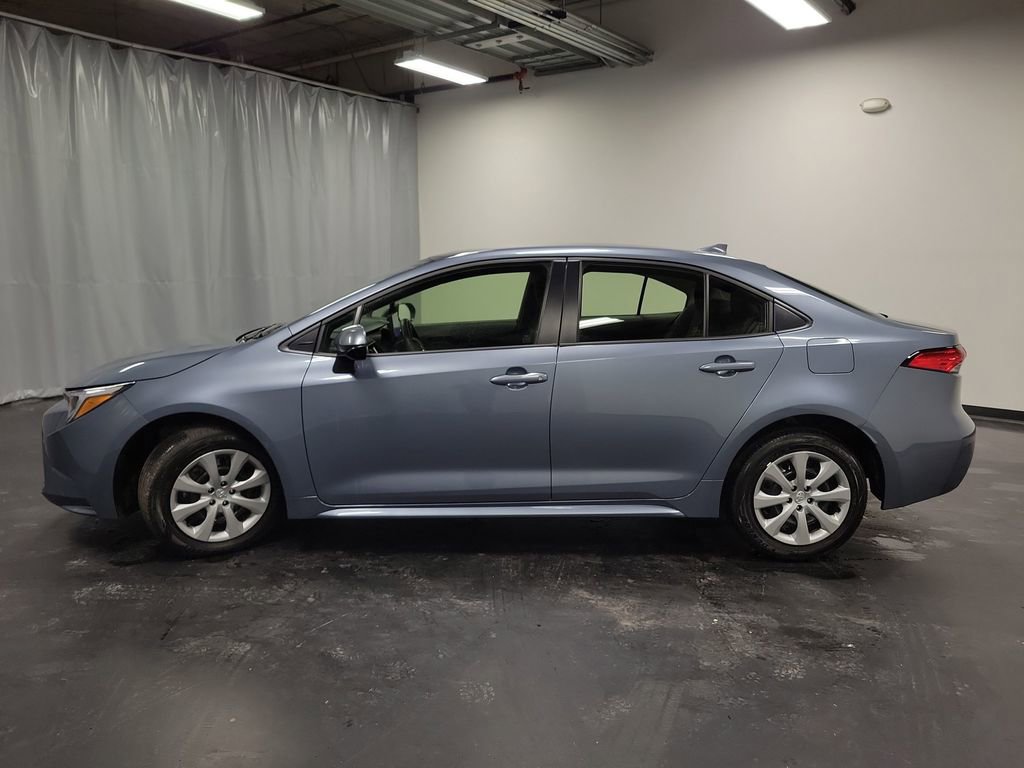 Used 2025 Toyota Corolla LE image 5