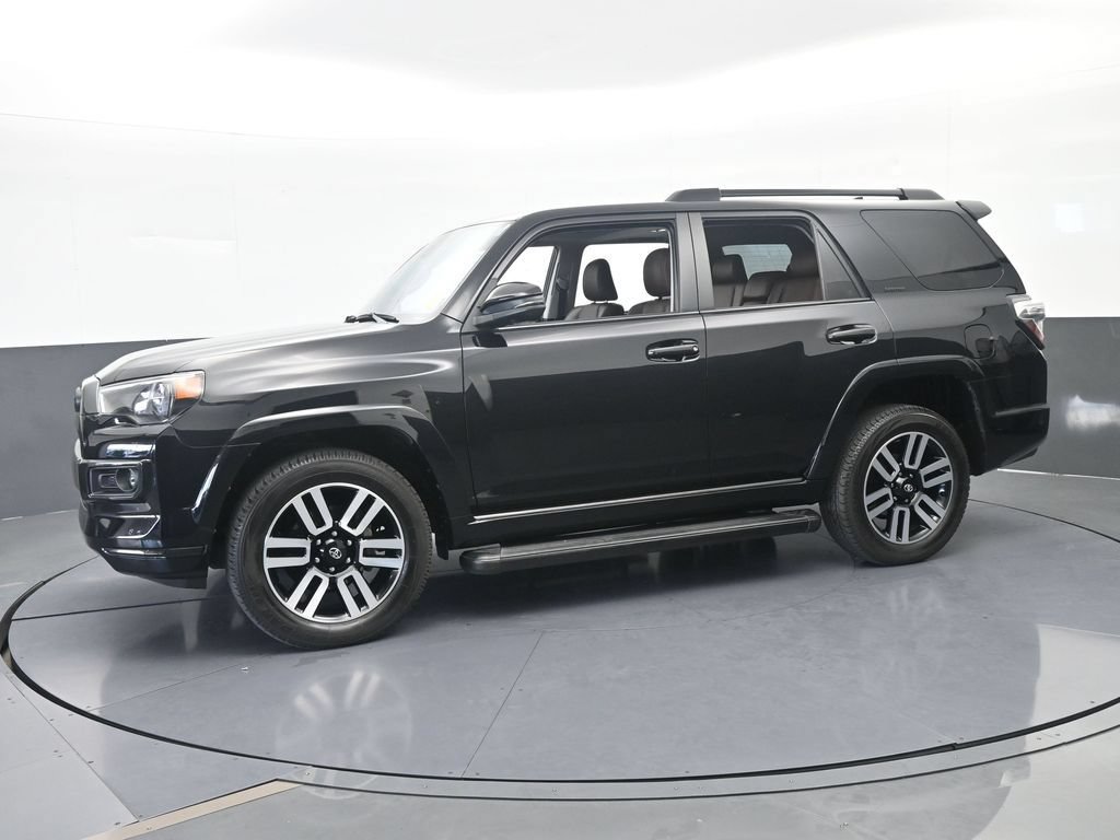 Used 2024 Toyota 4Runner Limited AWD/4WD image 2