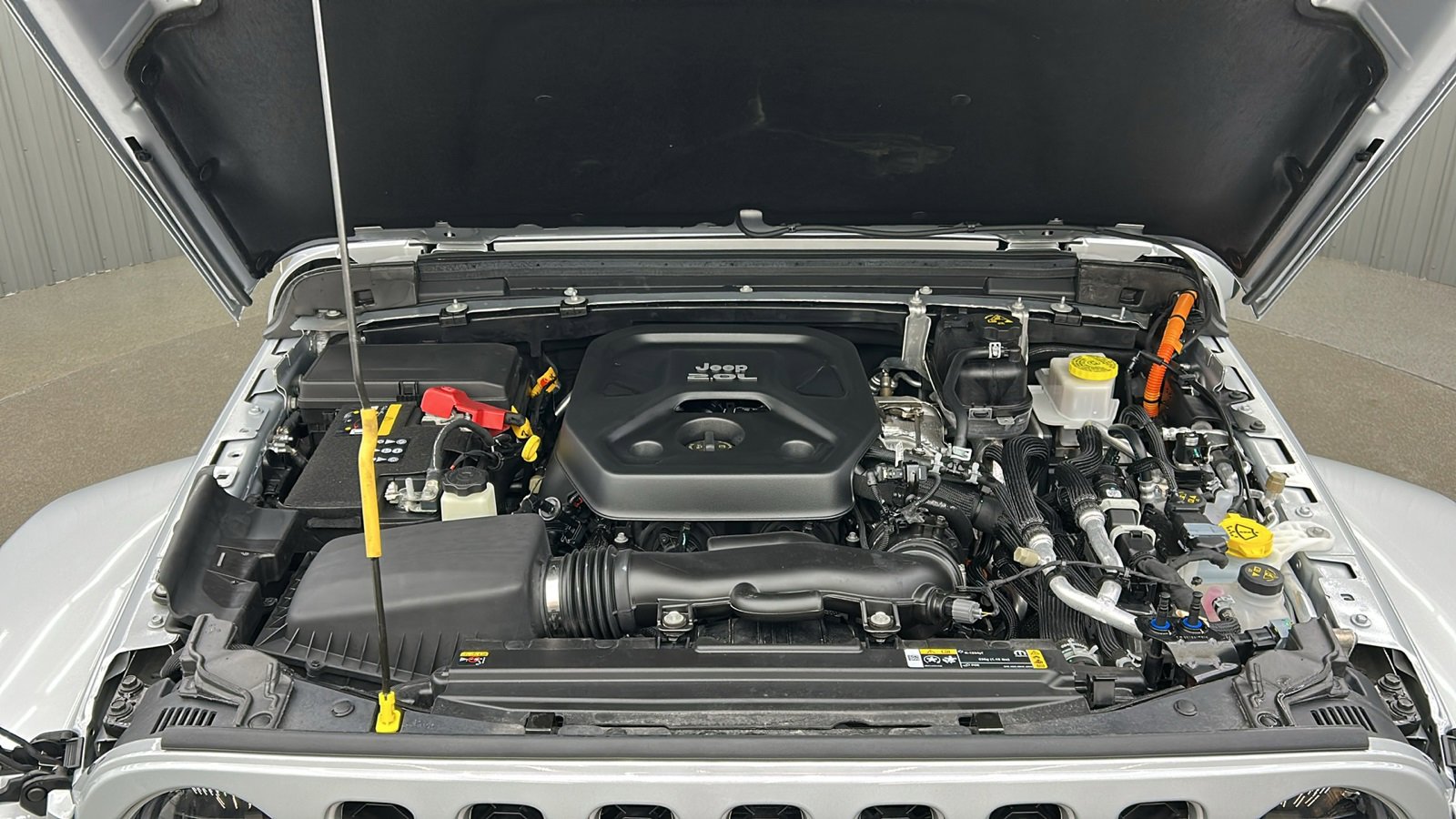 Used 2023 Jeep Wrangler Unlimited Sahara w/ Cold Weather Group image 19