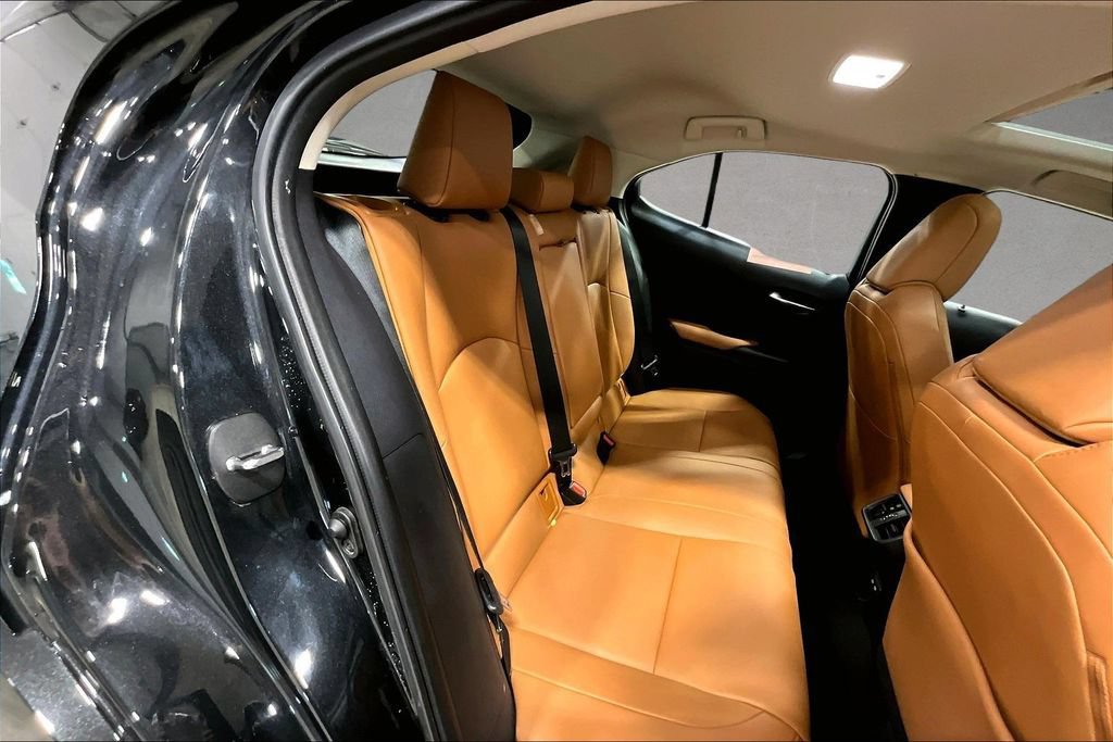 Used 2022 Lexus UX 250h w/ Premium Package AWD/4WD image 25