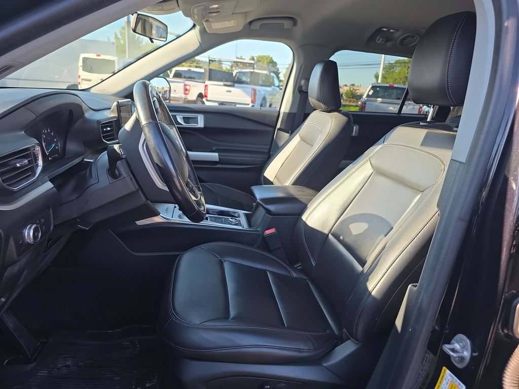 Certified 2022 Ford Explorer XLT w/ Equipment Group 202A AWD/4WD image 23