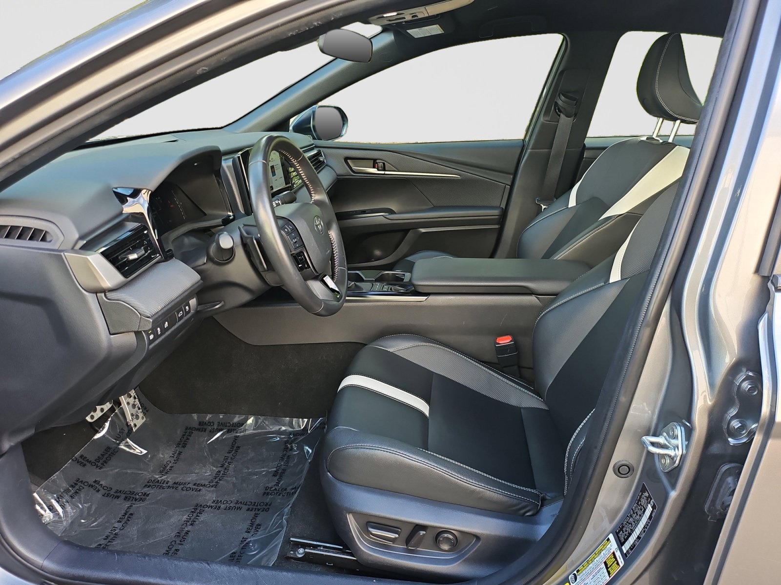 Used 2025 Toyota Camry SE FWD image 22