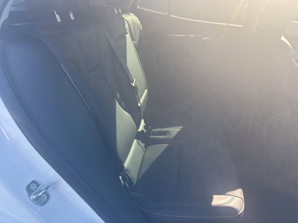 Used 2023 Buick Envision Essence image 25