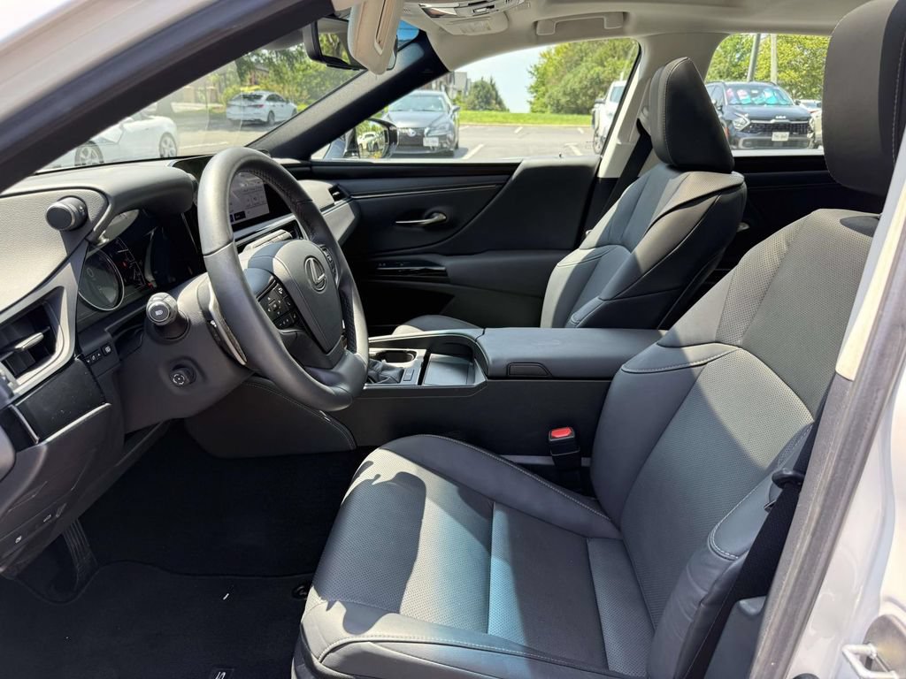 Used 2023 Lexus ES 350 w/ Premium Package FWD image 12
