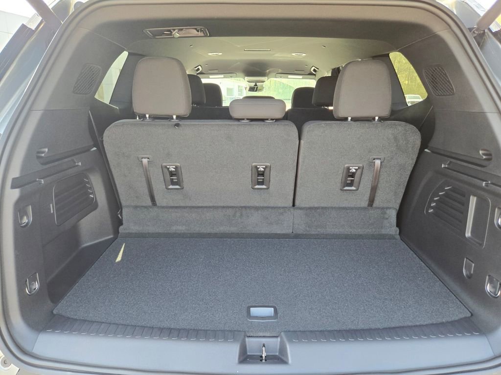 New 2026 GMC Acadia Elevation FWD image 8