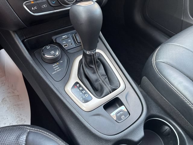 Used 2014 Jeep Cherokee Limited AWD/4WD image 20