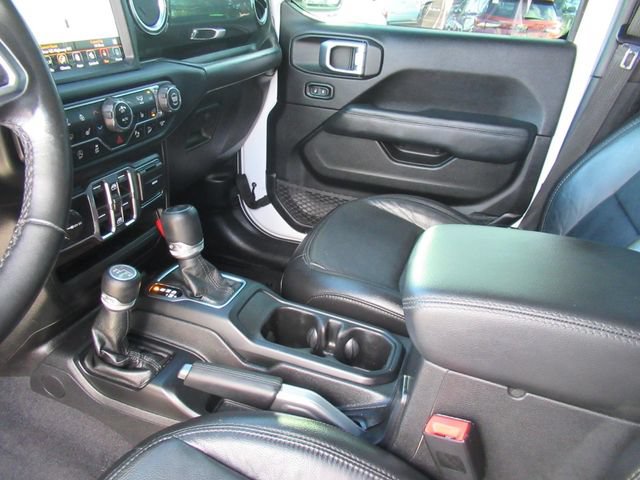 Used 2019 Jeep Wrangler Unlimited Sahara AWD/4WD image 17
