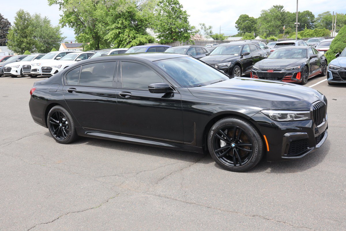 Used 2022 BMW 750i xDrive w/ Luxury Rear Seating Package AWD/4WD image 3