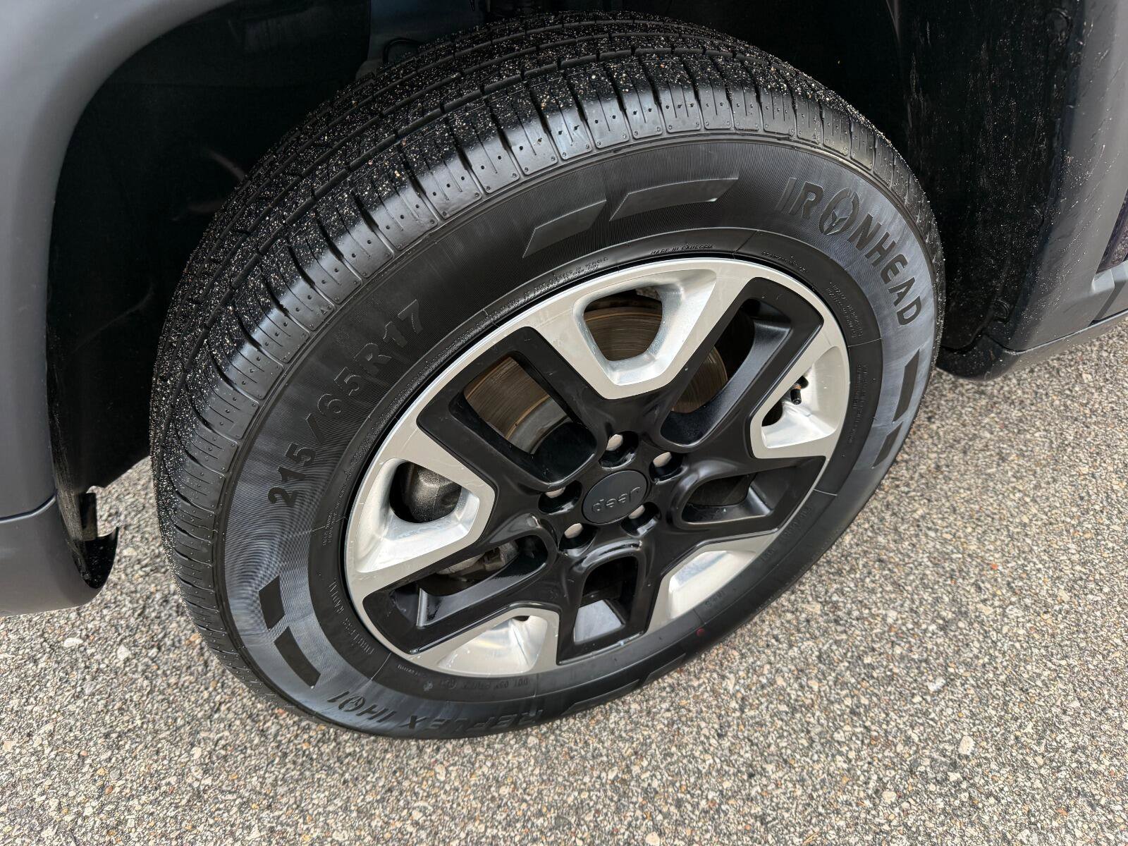 Used 2018 Jeep Compass Trailhawk w/ Cold Weather Group image 19