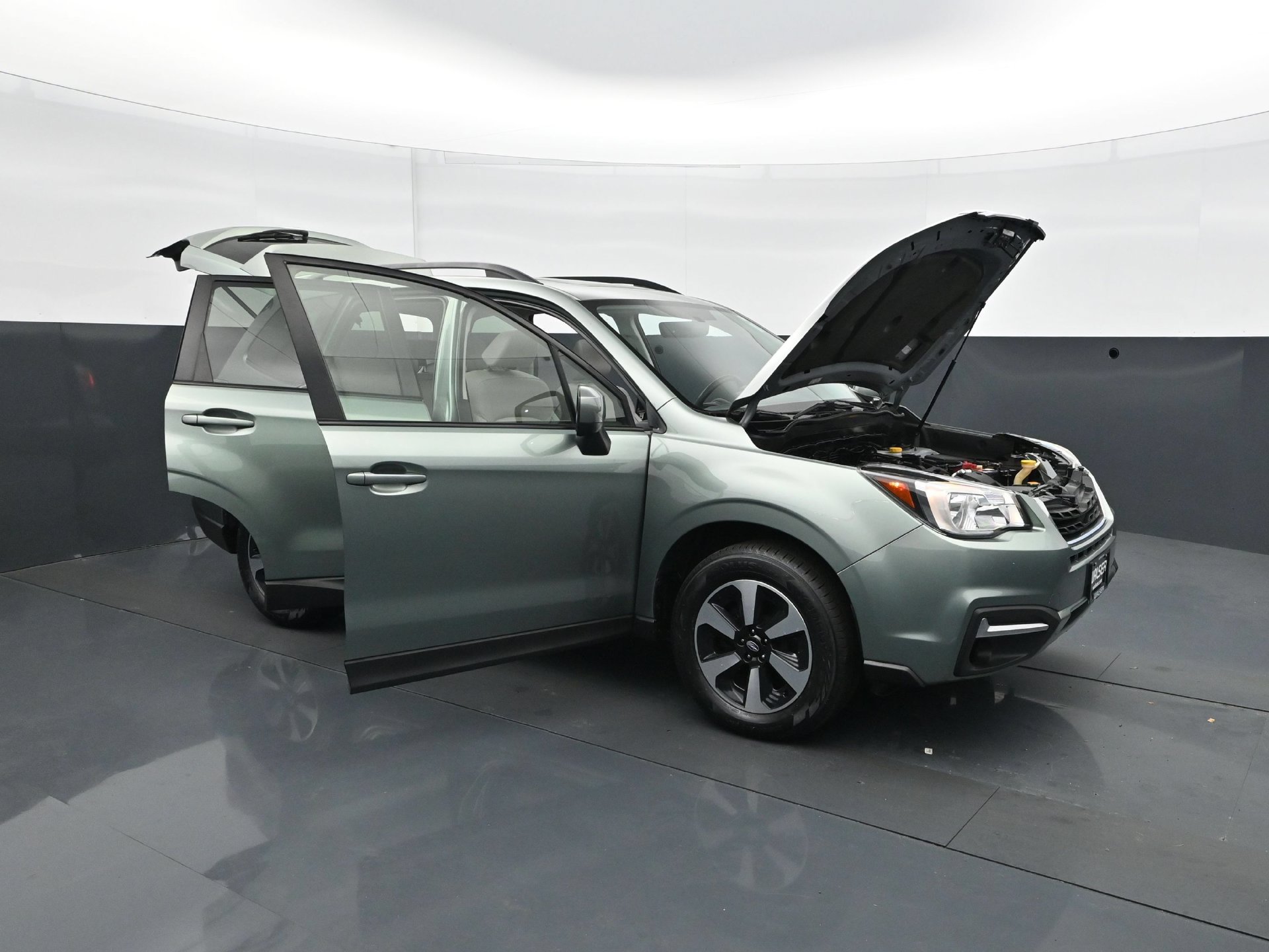 Used 2017 Subaru Forester 2.5i Premium w/ Popular Package #2A AWD/4WD image 37