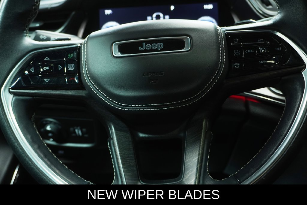 Used 2022 Jeep Grand Cherokee Overland AWD/4WD image 5