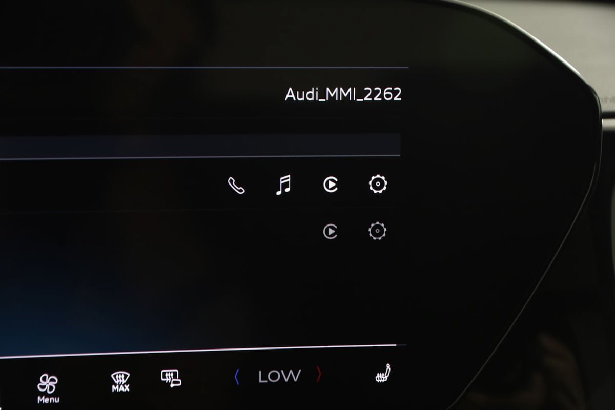 Used 2025 Audi Q5 Premium w/ Convenience Package AWD/4WD image 9