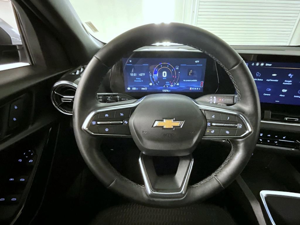 Certified 2025 Chevrolet Equinox LT image 11