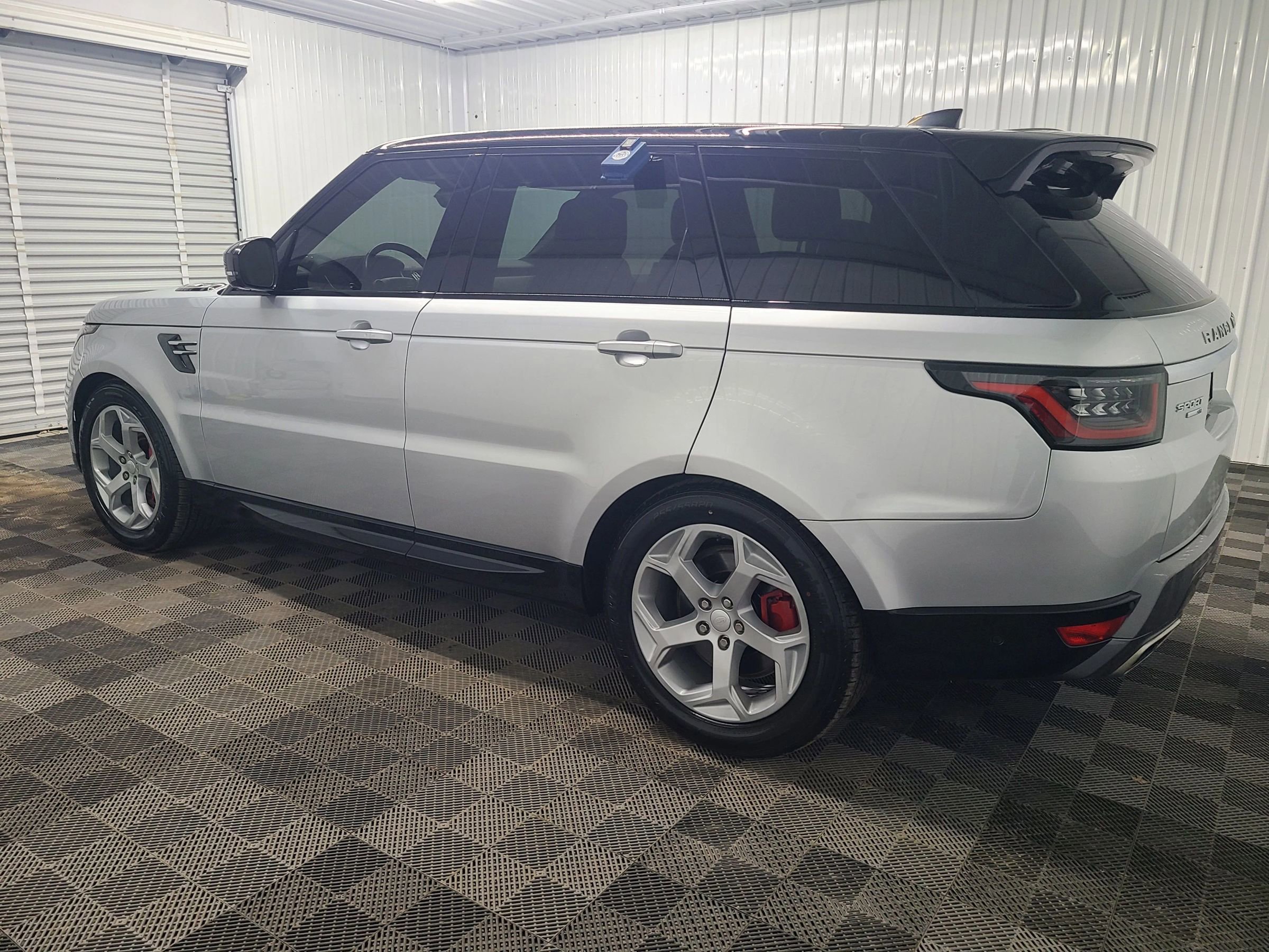 Used 2018 Land Rover Range Rover Sport HSE image 9