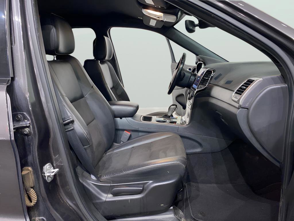 Used 2020 Jeep Grand Cherokee Altitude image 9