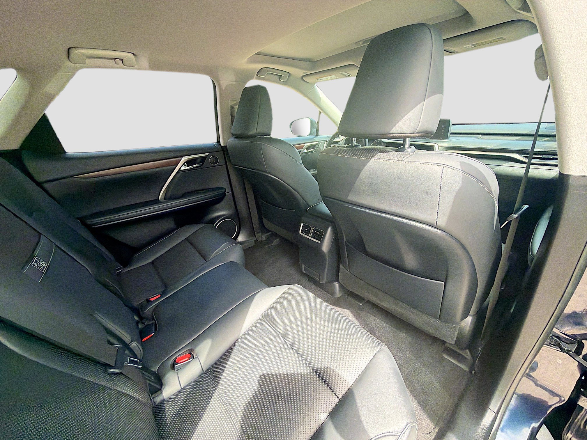 Used 2022 Lexus RX 350L Premium w/ Premium Package image 30