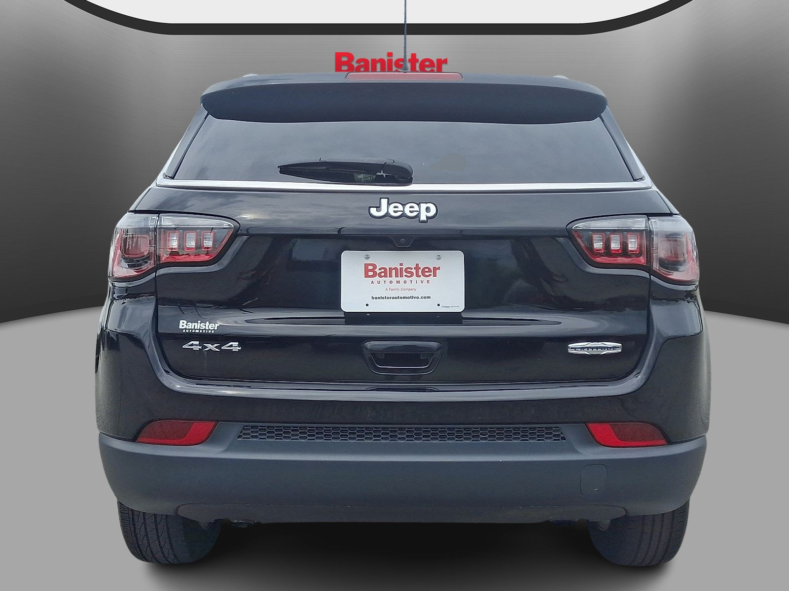 Used 2024 Jeep Compass Latitude AWD/4WD image 5