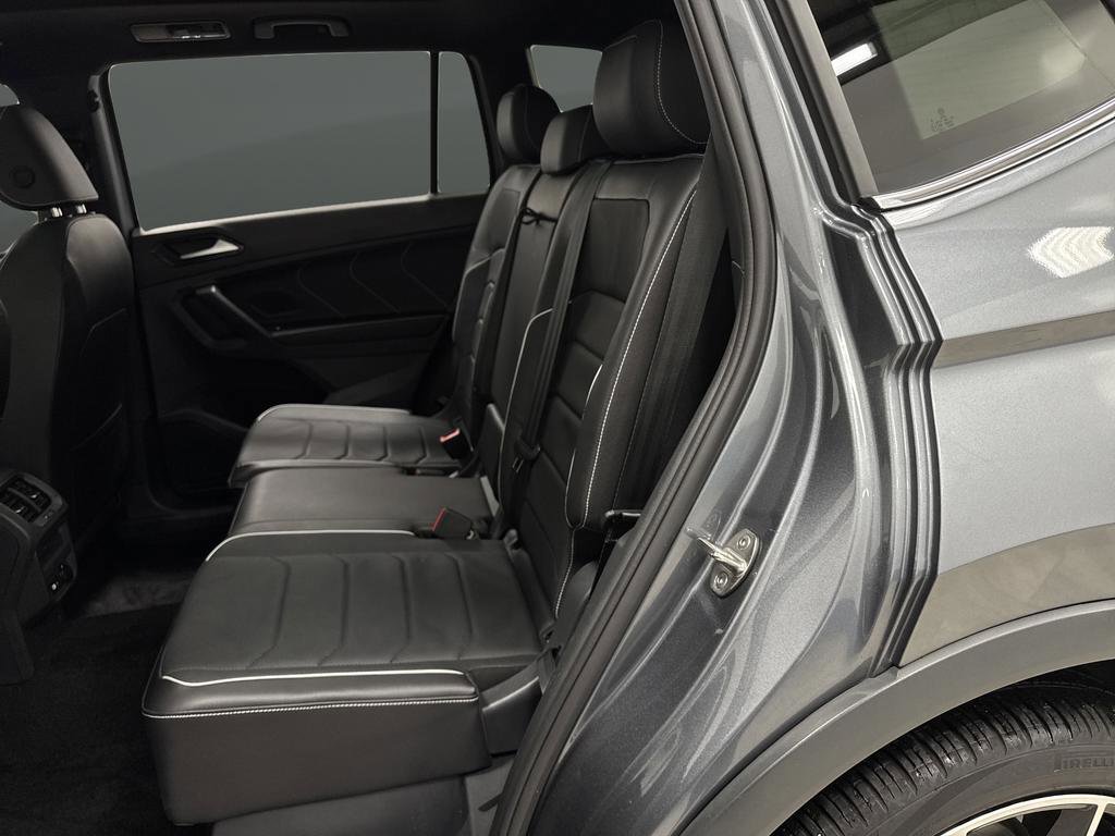 Used 2024 Volkswagen Tiguan SEL R-Line image 30