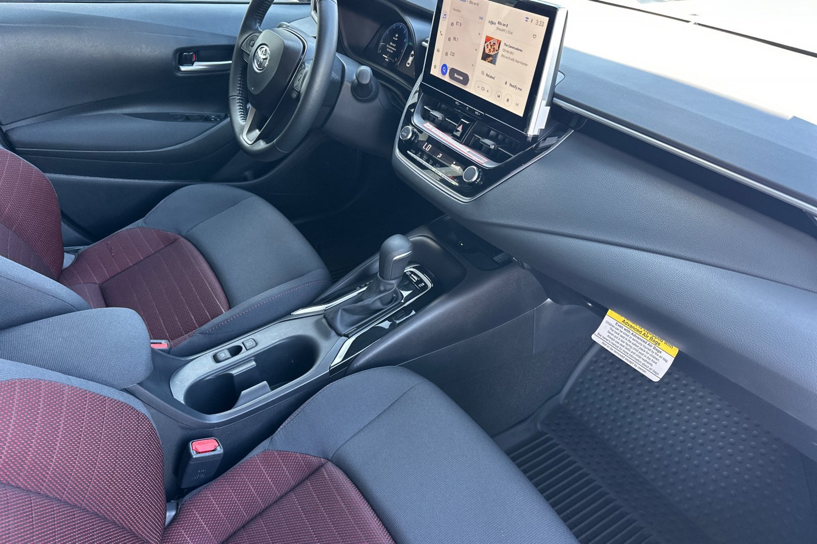 Certified 2026 Toyota Corolla SE w/ SE Package FWD image 15