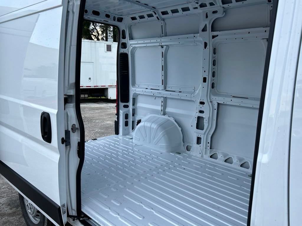 New 2024 RAM ProMaster 2500 w/ Upfitter's Prep Package FWD image 23