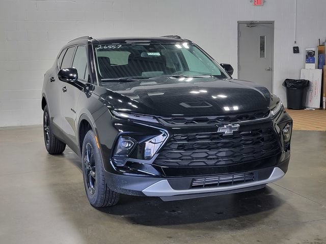 New 2026 Chevrolet Blazer LT w/ Convenience Package FWD image 4