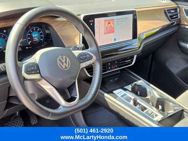 Used 2025 Volkswagen Atlas SE AWD/4WD image 8