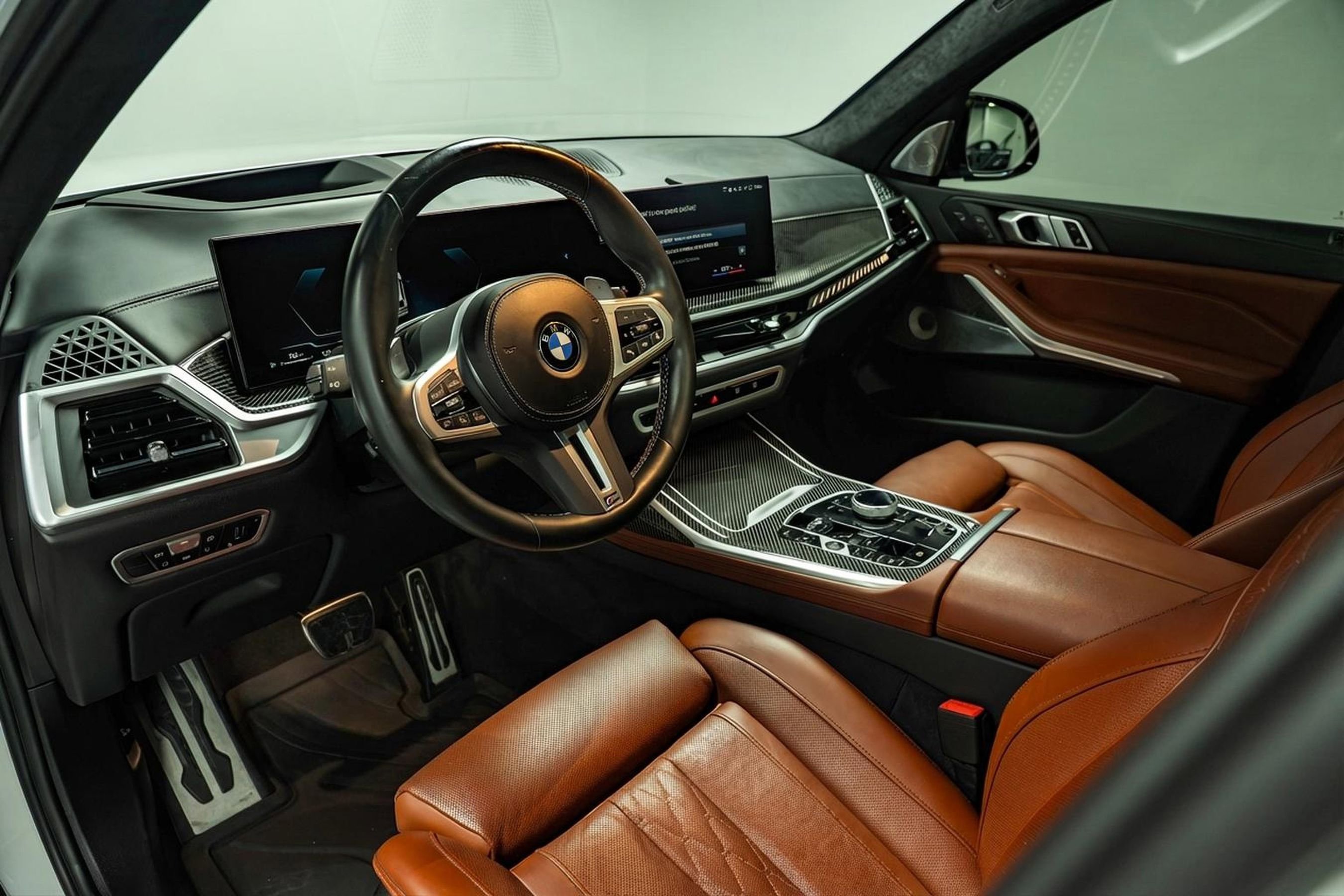 Used 2023 BMW X7 M60i w/ Executive Package image 9