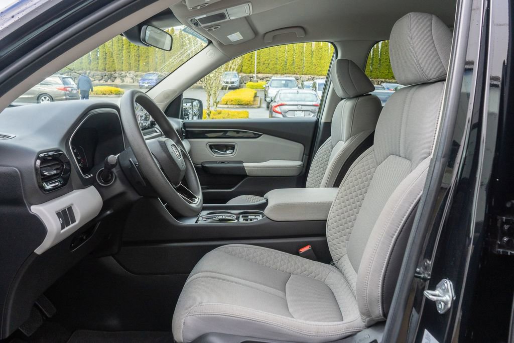 Certified 2023 Honda Pilot LX image 7