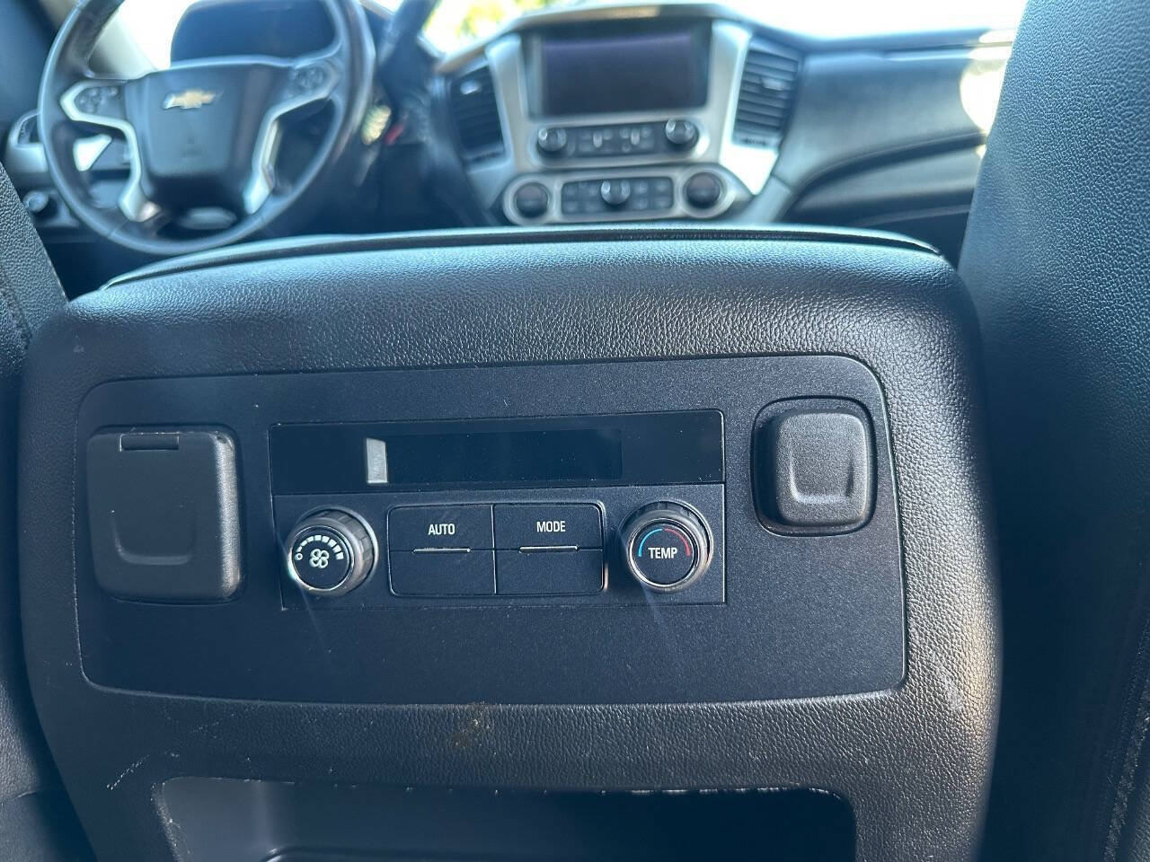Used 2018 Chevrolet Suburban LT AWD/4WD image 24