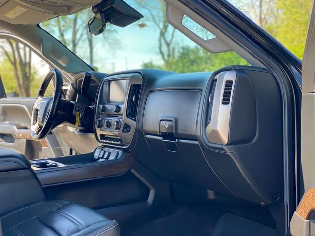 Used 2018 GMC Sierra 2500 Denali w/ Duramax Plus Package AWD/4WD image 23