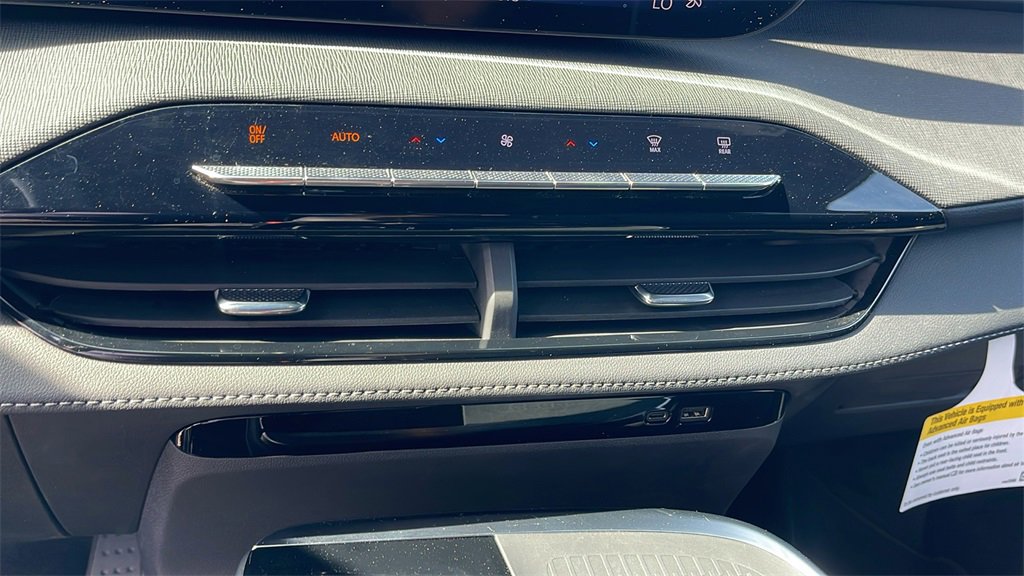 Used 2025 Buick Enclave Sport Touring w/ Power Package image 19